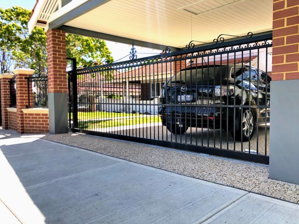 Wrought iron gates - Image 15
