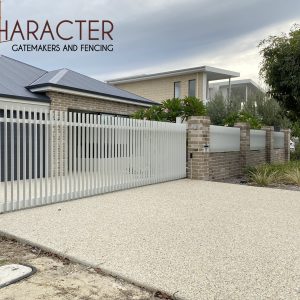 Vertical blade gate