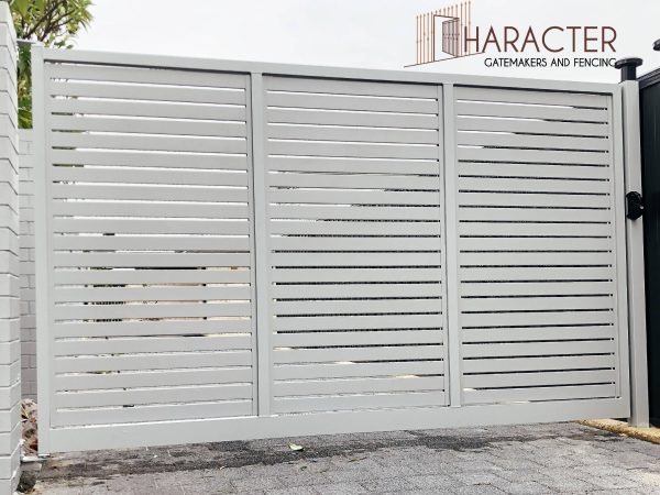 Aluminium slate swing gates - Image 3