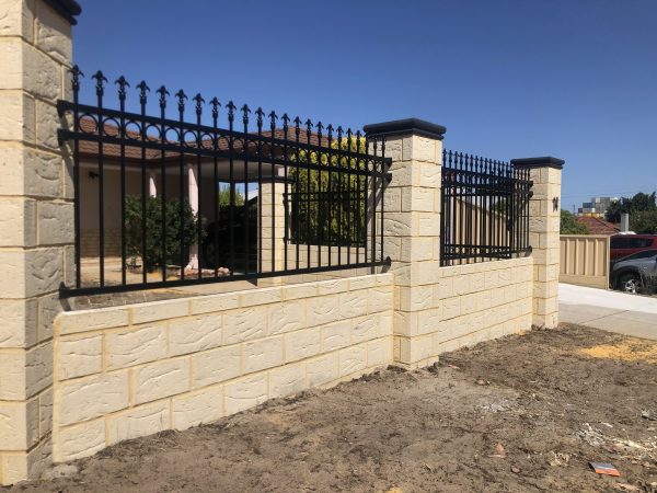 Tubular fence - Image 6