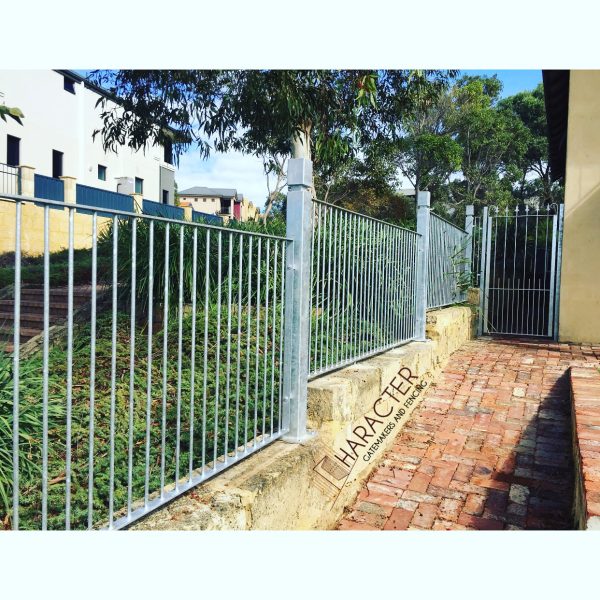 Tubular fence - Image 4