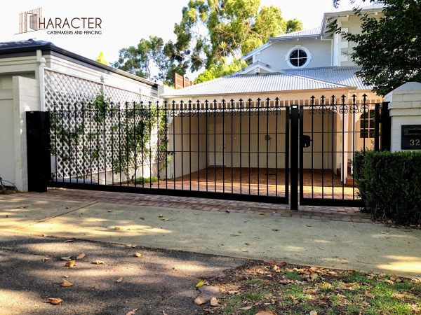 Tubular swing gate