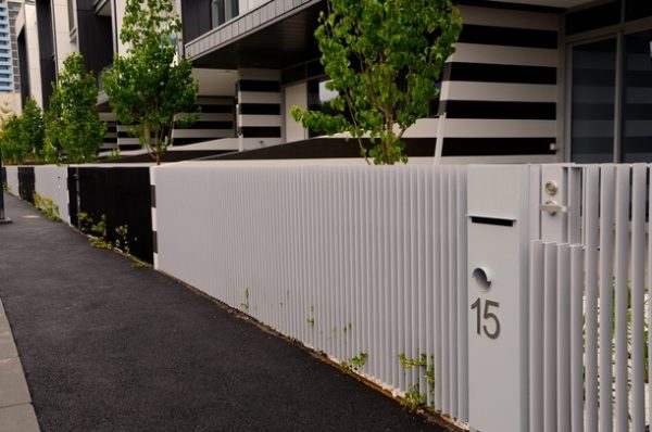 Vertical blade fence - Image 4