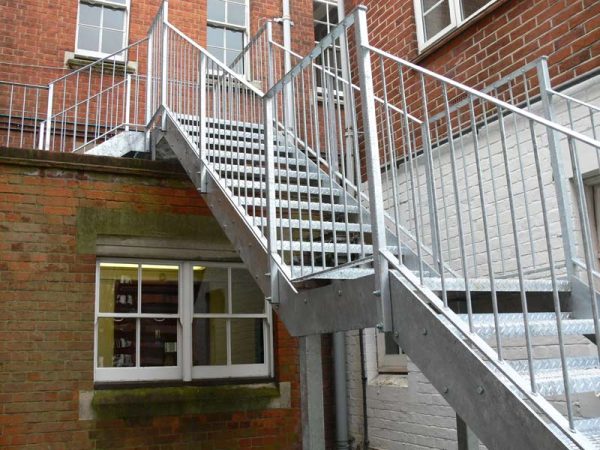 Standard staircase - Image 2