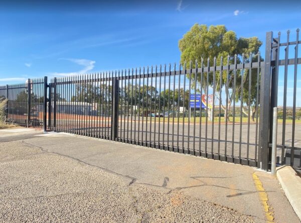 Garrison fence - Image 4