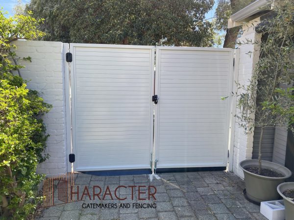 Aluminium slate swing gates - Image 5