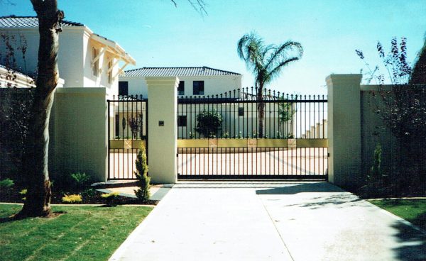 Tubular swing gate - Image 6