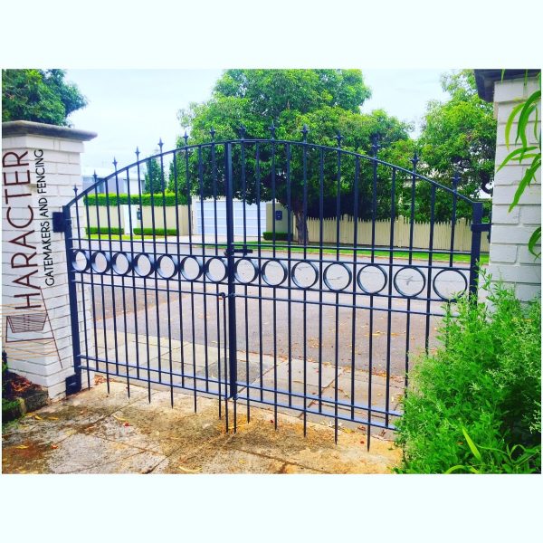 Wrought iron gates - Image 9