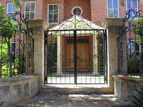 Wrought iron gates - Image 20